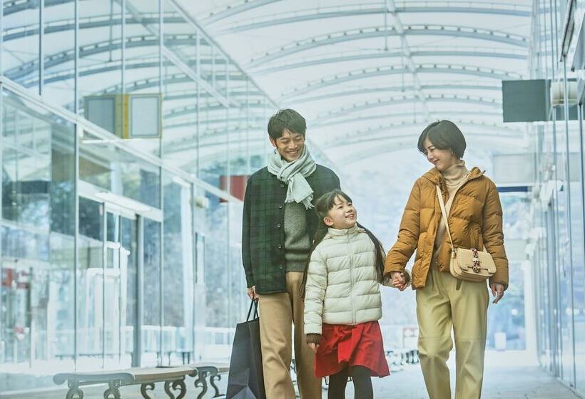 Karuizawa Prince Hotel West