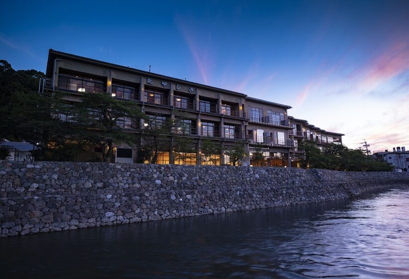 هتل Kyoto Uji Hanayashiki Ukifuneen