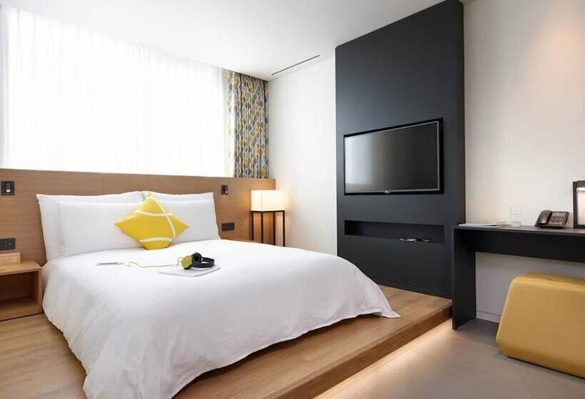 Hotel L7 Myeongdong By Lotte