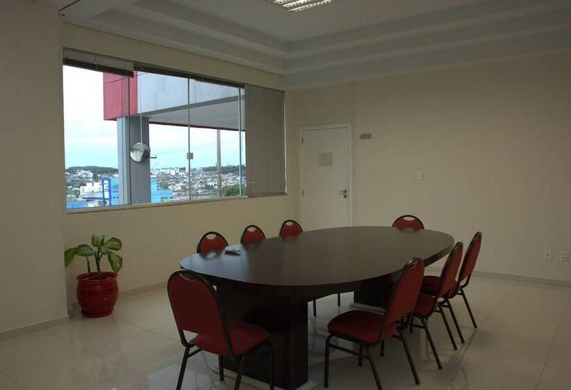 בית מלון כפרי Lh Plaza