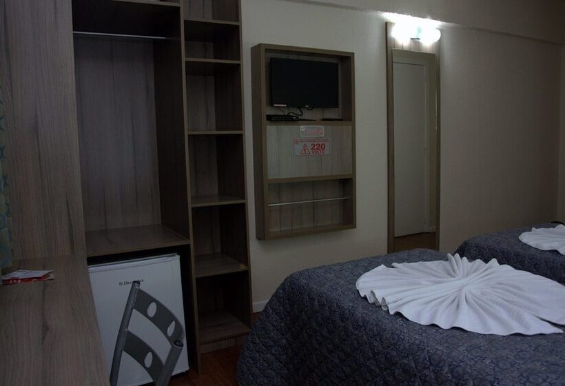 בית מלון כפרי Lh Plaza