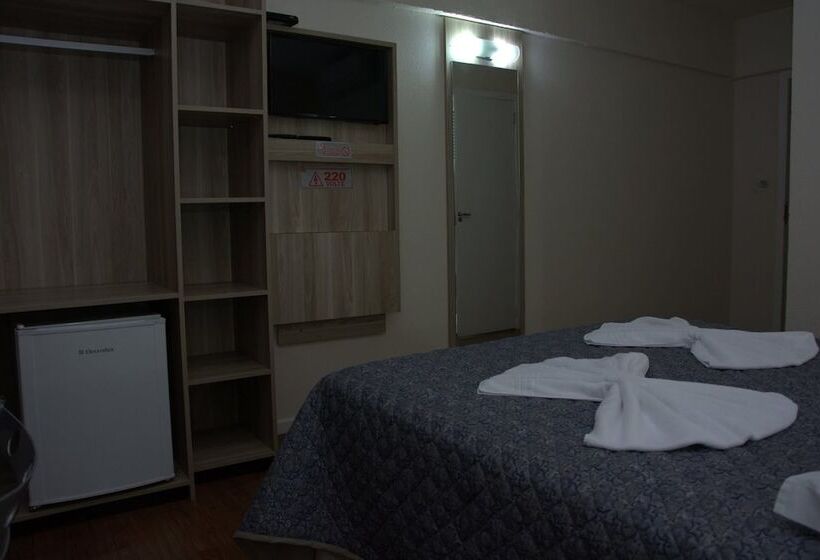 בית מלון כפרי Lh Plaza