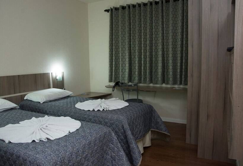 בית מלון כפרי Lh Plaza