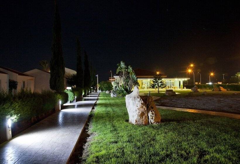 호텔 Makronisos Village