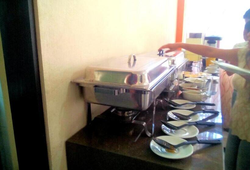 Отель Maria Elena