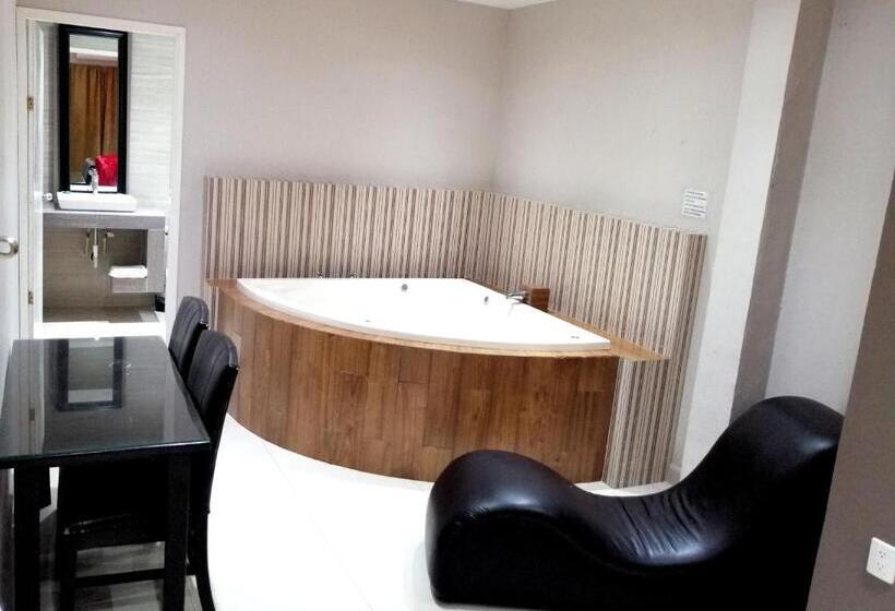 Отель Maria Elena