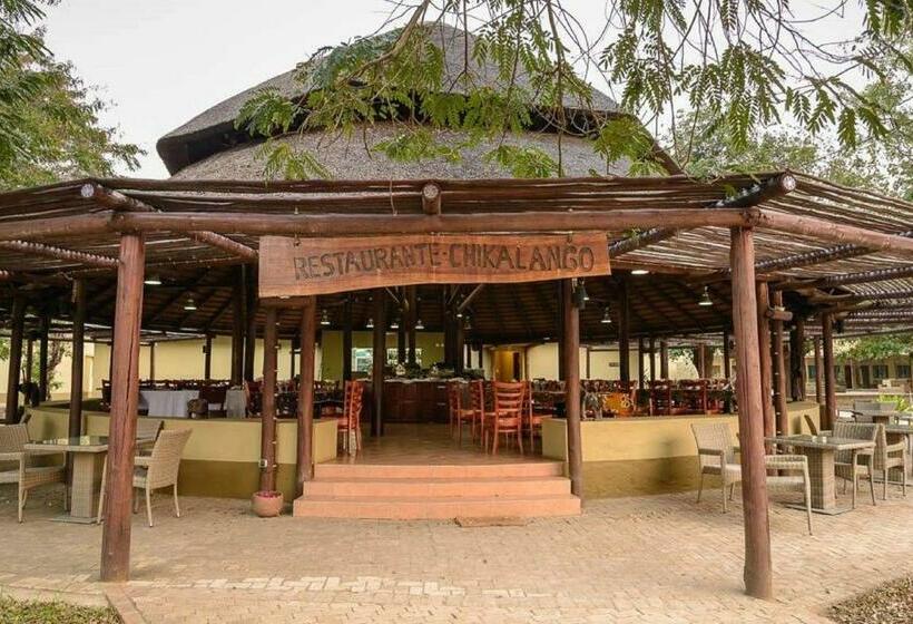 בית מלון כפרי Montebelo Gorongosa Lodge & Safari