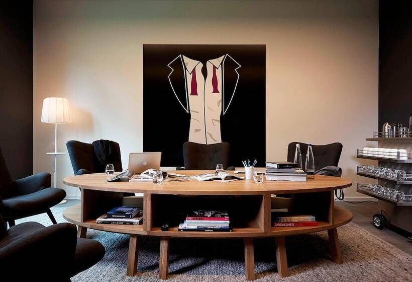 Отель Moxy Munich Airport