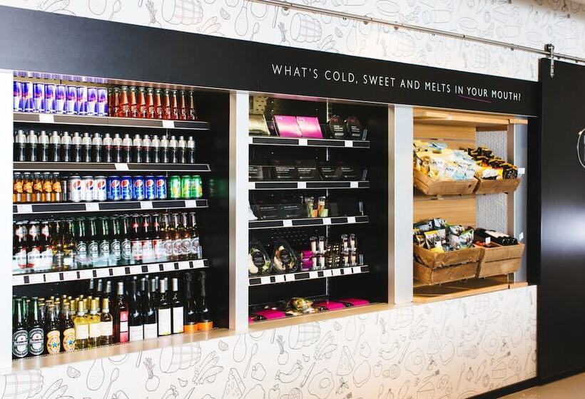 Отель Moxy Munich Airport