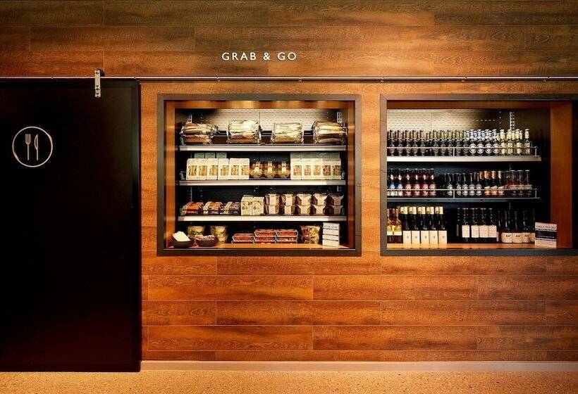 Отель Moxy Munich Airport