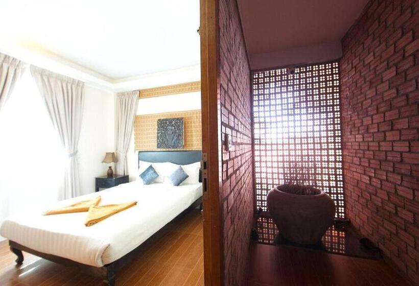 Отель Naga Angkor Hostel