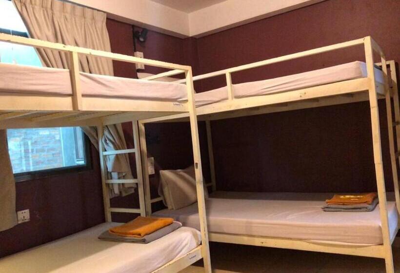 Отель Naga Angkor Hostel