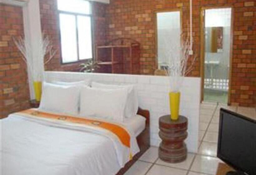 Отель Naga Angkor Hostel