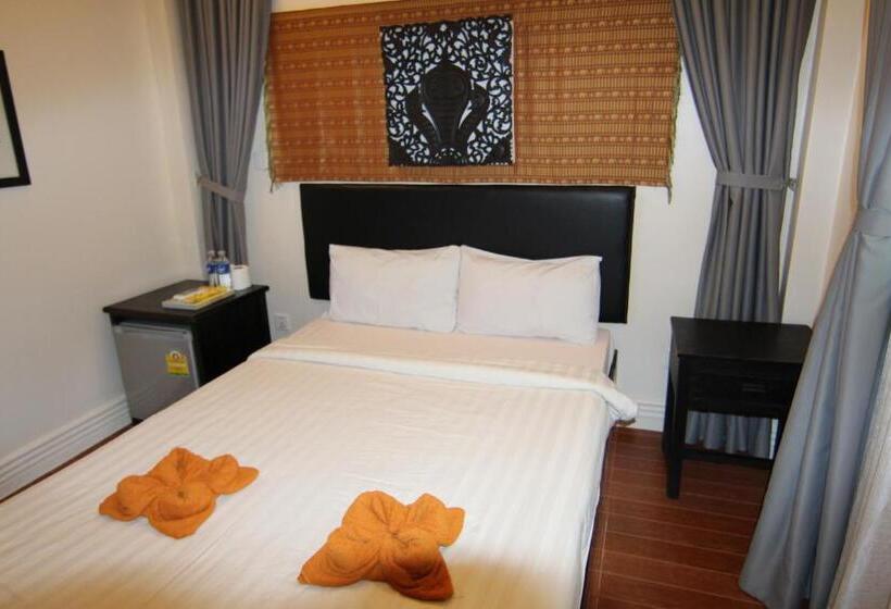 Отель Naga Angkor Hostel