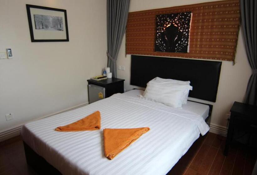 Отель Naga Angkor Hostel