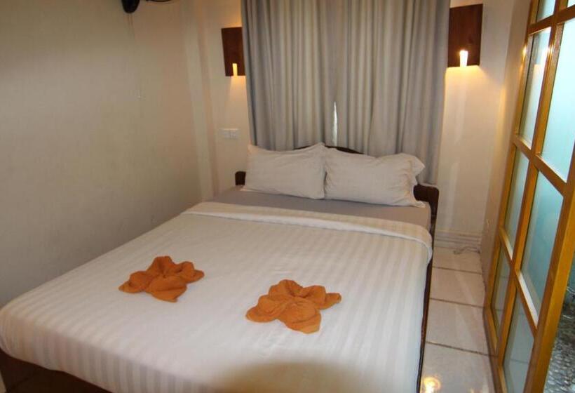 هتل Naga Angkor Hostel