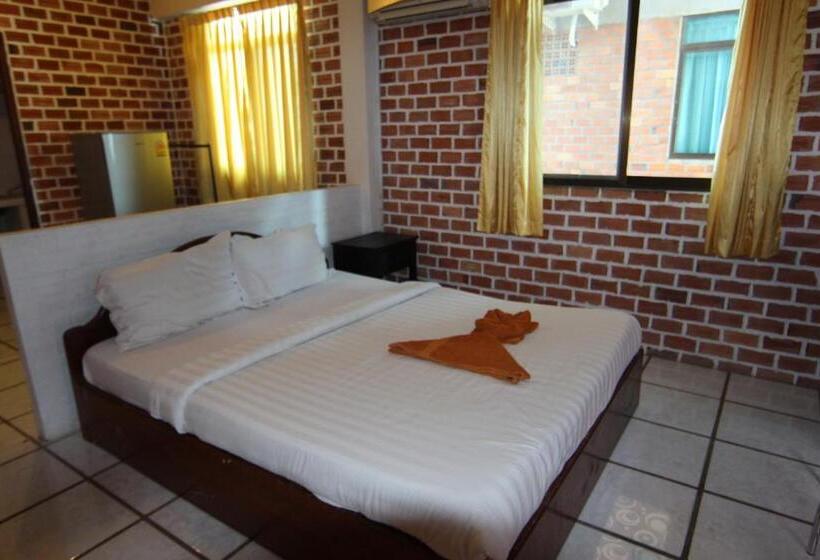 Отель Naga Angkor Hostel