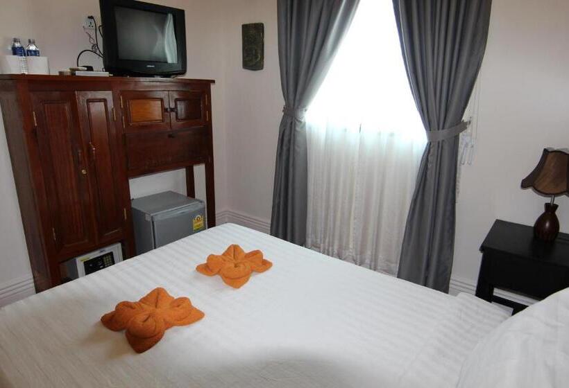 Отель Naga Angkor Hostel