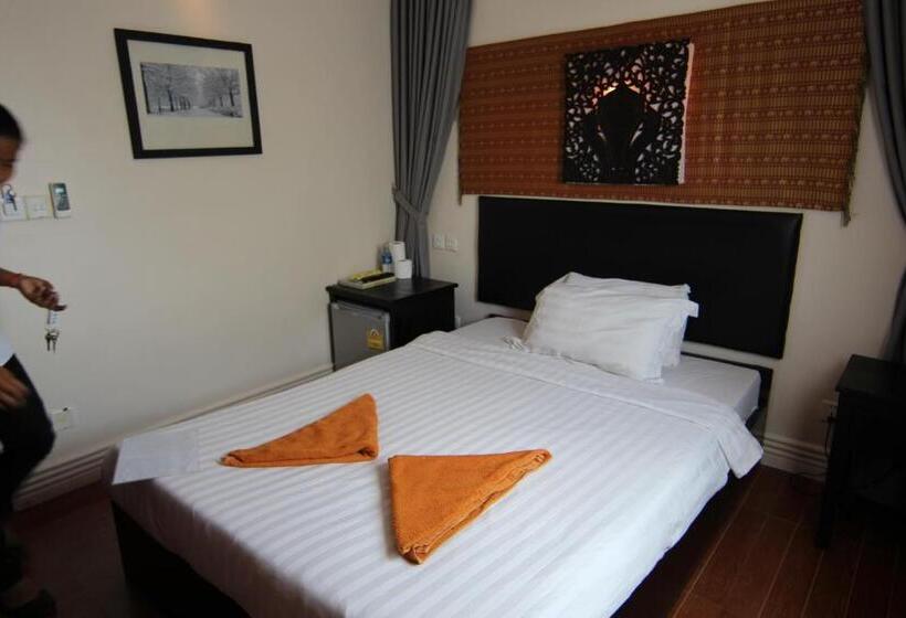 Отель Naga Angkor Hostel