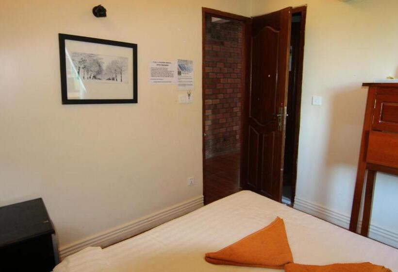 Отель Naga Angkor Hostel