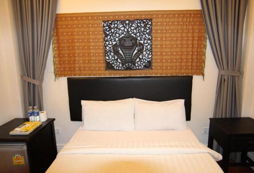 Отель Naga Angkor Hostel