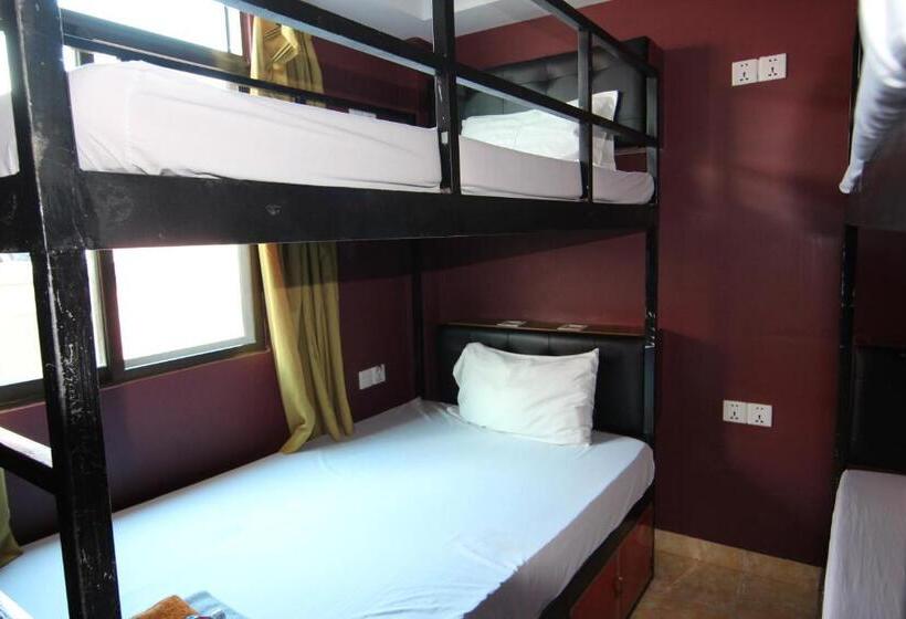 Отель Naga Angkor Hostel