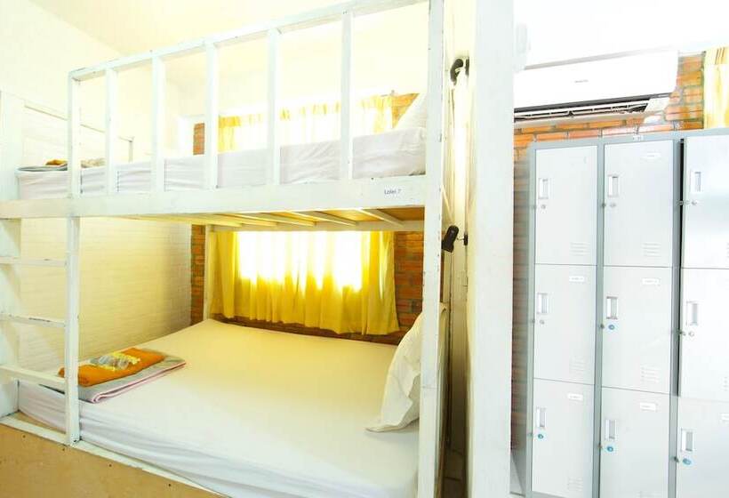 Отель Naga Angkor Hostel