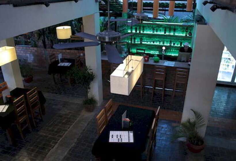 Отель Naga Angkor Hostel