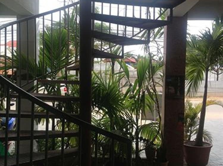 Отель Naga Angkor Hostel