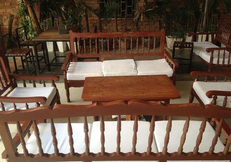 Отель Naga Angkor Hostel