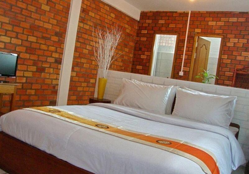 Отель Naga Angkor Hostel