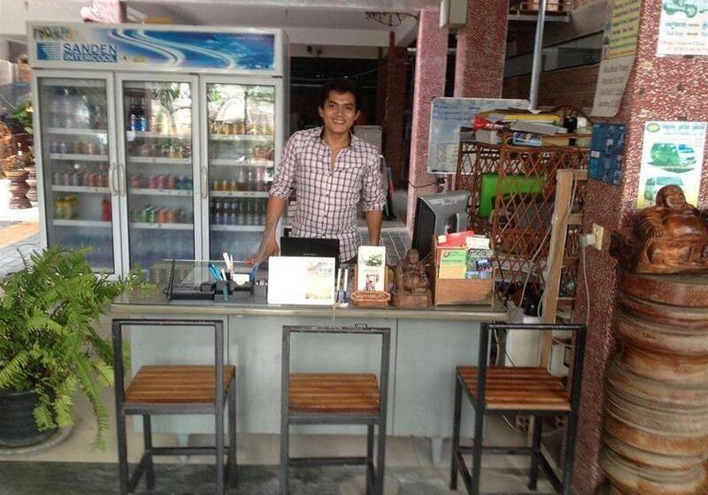 Отель Naga Angkor Hostel