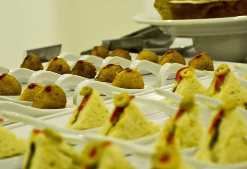 Отель Oasis Cabo Frio