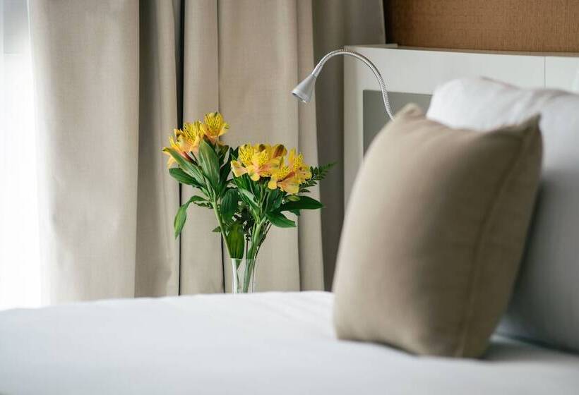 هتل Own Montevideo