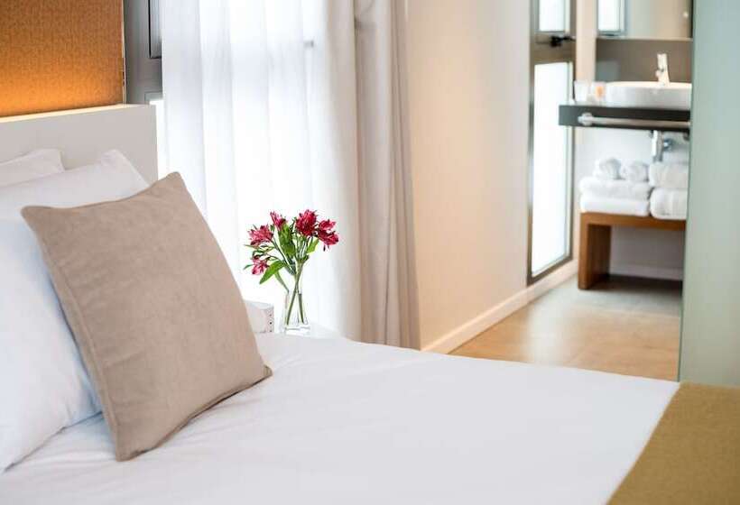 هتل Own Montevideo