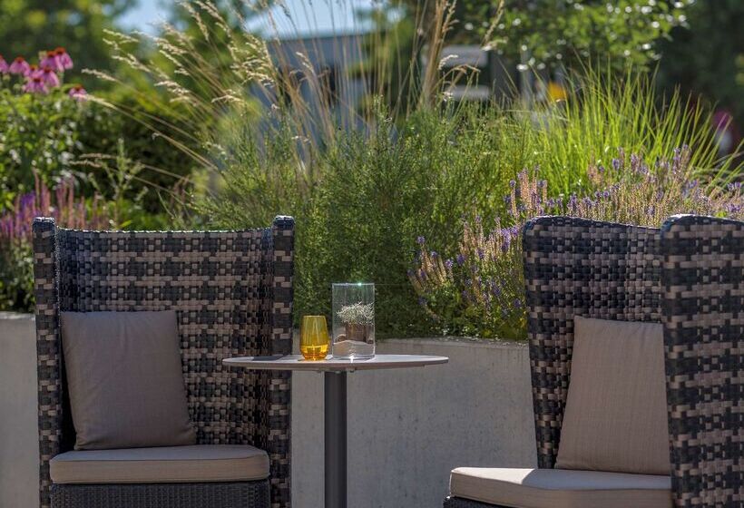 בית מלון כפרי Park Inn By Radisson Neumarkt