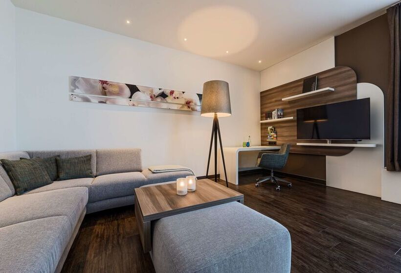 בית מלון כפרי Park Inn By Radisson Neumarkt