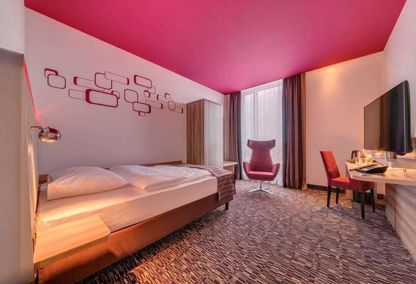 בית מלון כפרי Park Inn By Radisson Neumarkt