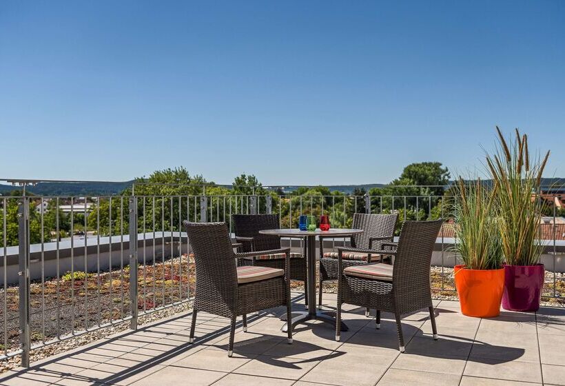 בית מלון כפרי Park Inn By Radisson Neumarkt