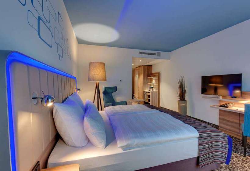 בית מלון כפרי Park Inn By Radisson Neumarkt