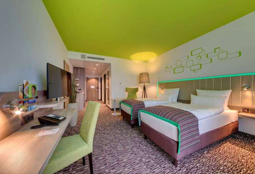 בית מלון כפרי Park Inn By Radisson Neumarkt