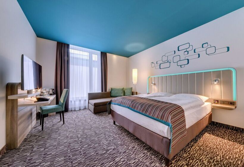 בית מלון כפרי Park Inn By Radisson Neumarkt