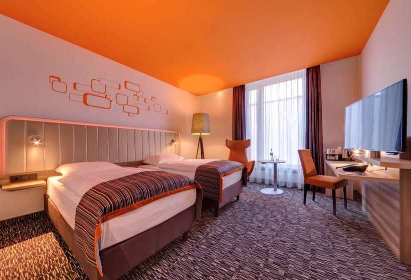 בית מלון כפרי Park Inn By Radisson Neumarkt