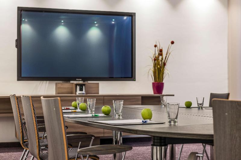 בית מלון כפרי Park Inn By Radisson Neumarkt