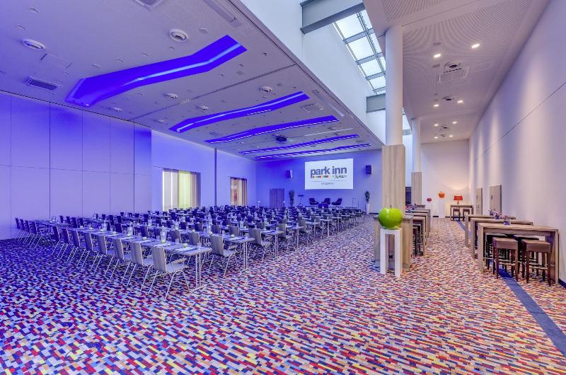 בית מלון כפרי Park Inn By Radisson Neumarkt