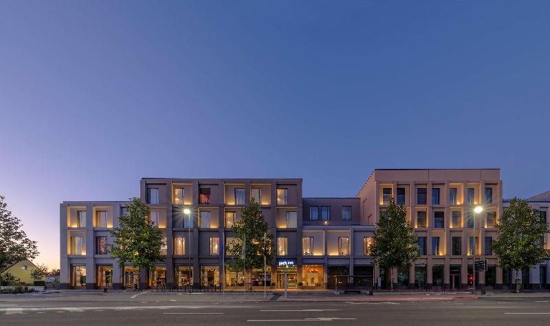 בית מלון כפרי Park Inn By Radisson Neumarkt