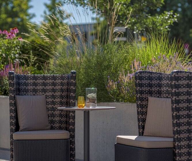 בית מלון כפרי Park Inn By Radisson Neumarkt