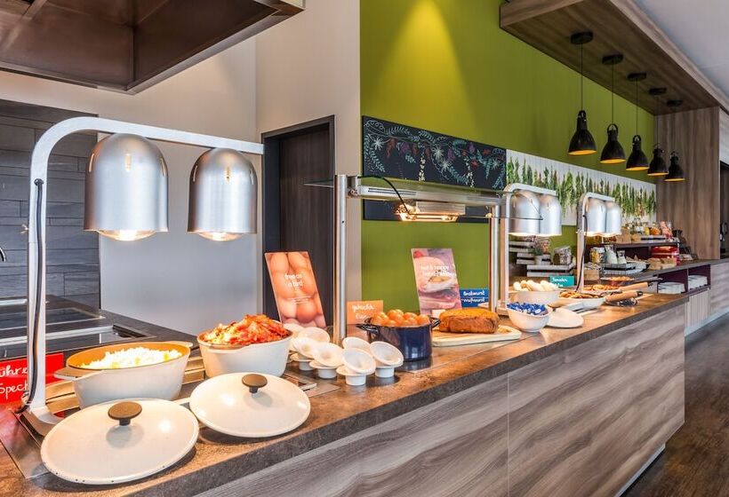 בית מלון כפרי Park Inn By Radisson Neumarkt