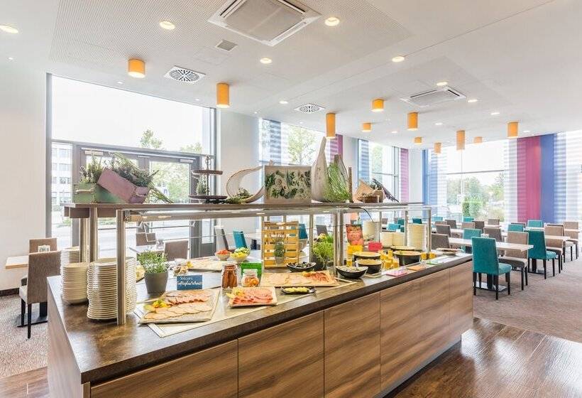 בית מלון כפרי Park Inn By Radisson Neumarkt