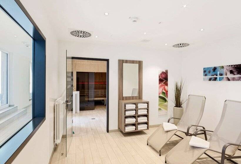 בית מלון כפרי Park Inn By Radisson Neumarkt